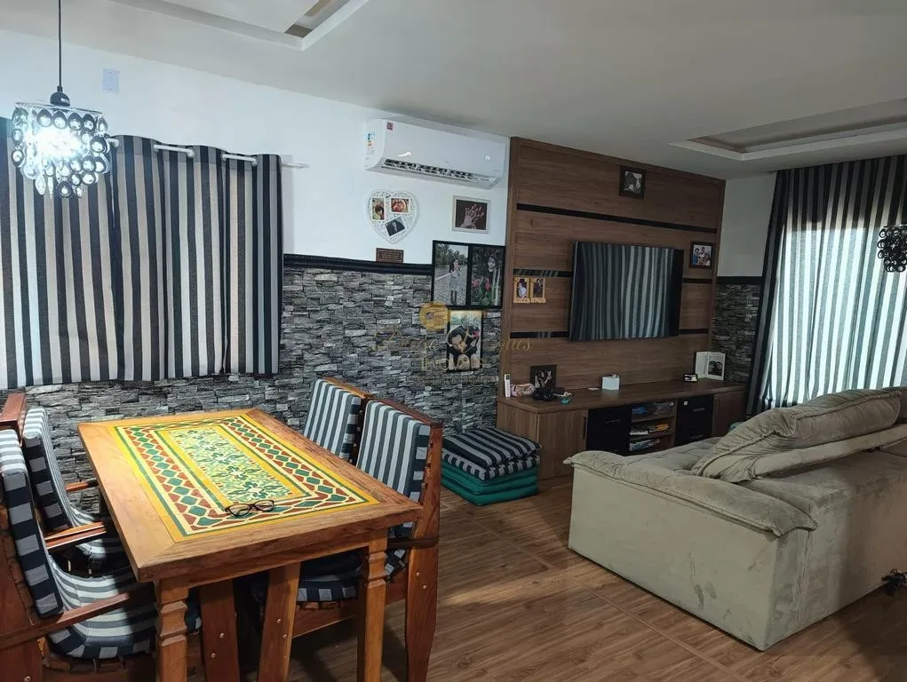 Imagem Casa em Condomínio para Venda em Maricá / RJ no bairro Parque Nanci