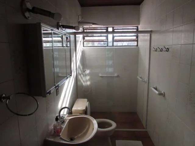 Imagem Casa térrea, com 3 dormitórios, 1 suíte, no bairro Nonoai.