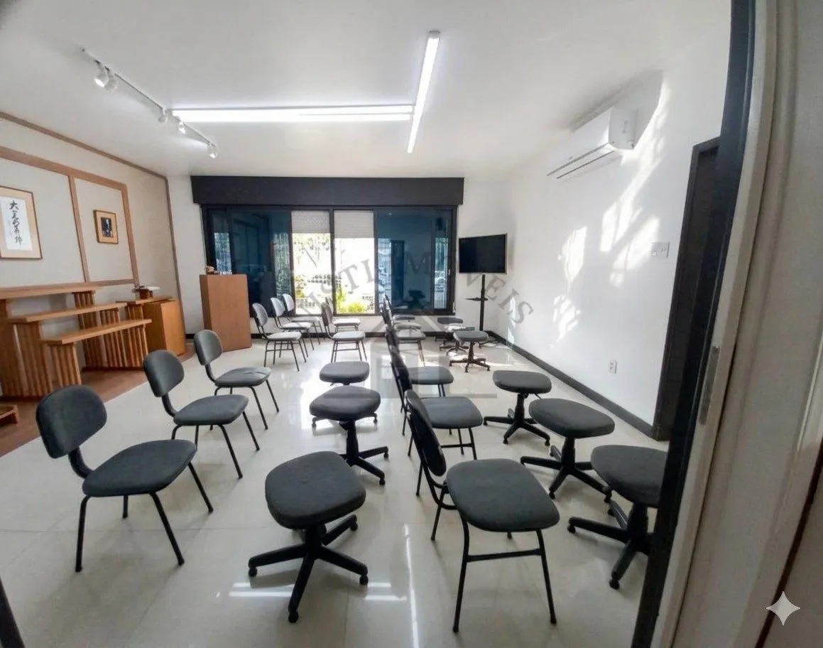 Imagem Casa 6 quartos para Venda no bairro Jardim São Pedro em Porto Alegre