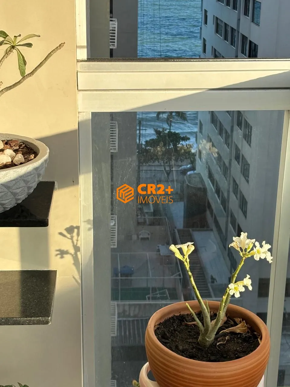 Imagem Vendo Apto na Rua dos Navegantes, Vista Definitiva do Mar 3 quartos, nascente- 1