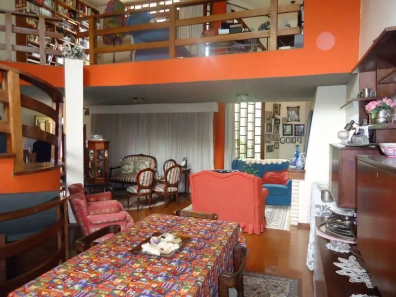 Imagem Casa para Venda - 290m², 3 dormitórios, sendo 1 suites, 3 vagas - Nonoai