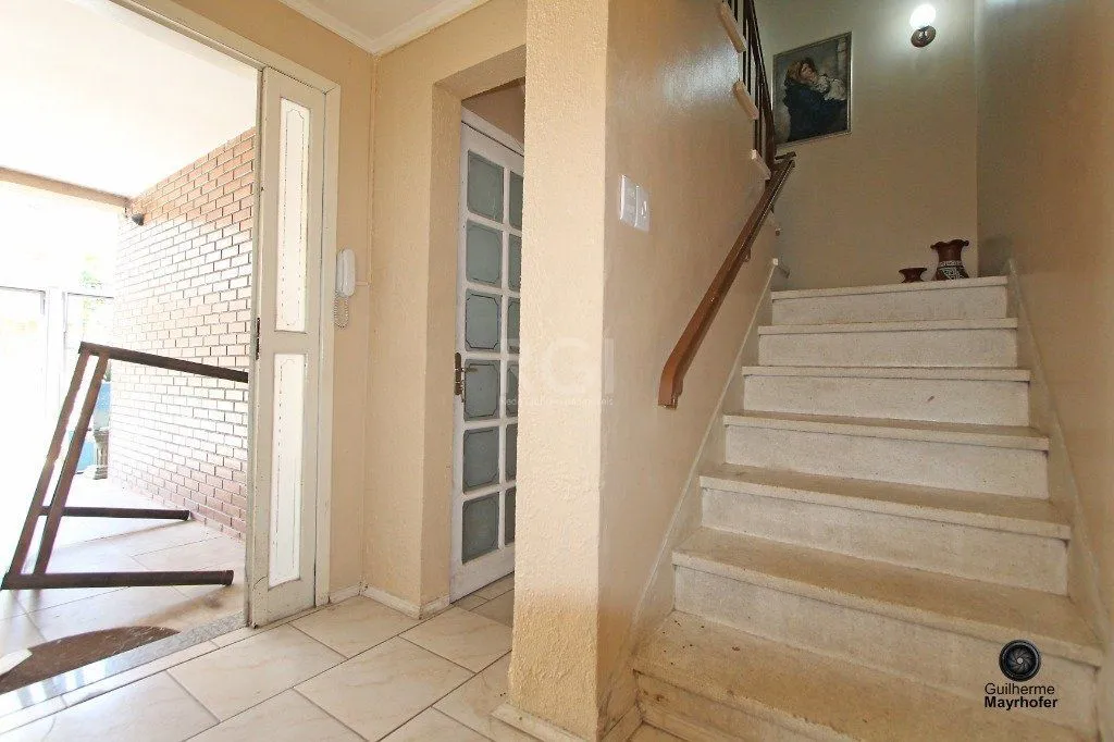 Imagem Casa para Venda - 300m², 6 dormitórios, sendo 1 suites, 3 vagas - Menino Deus