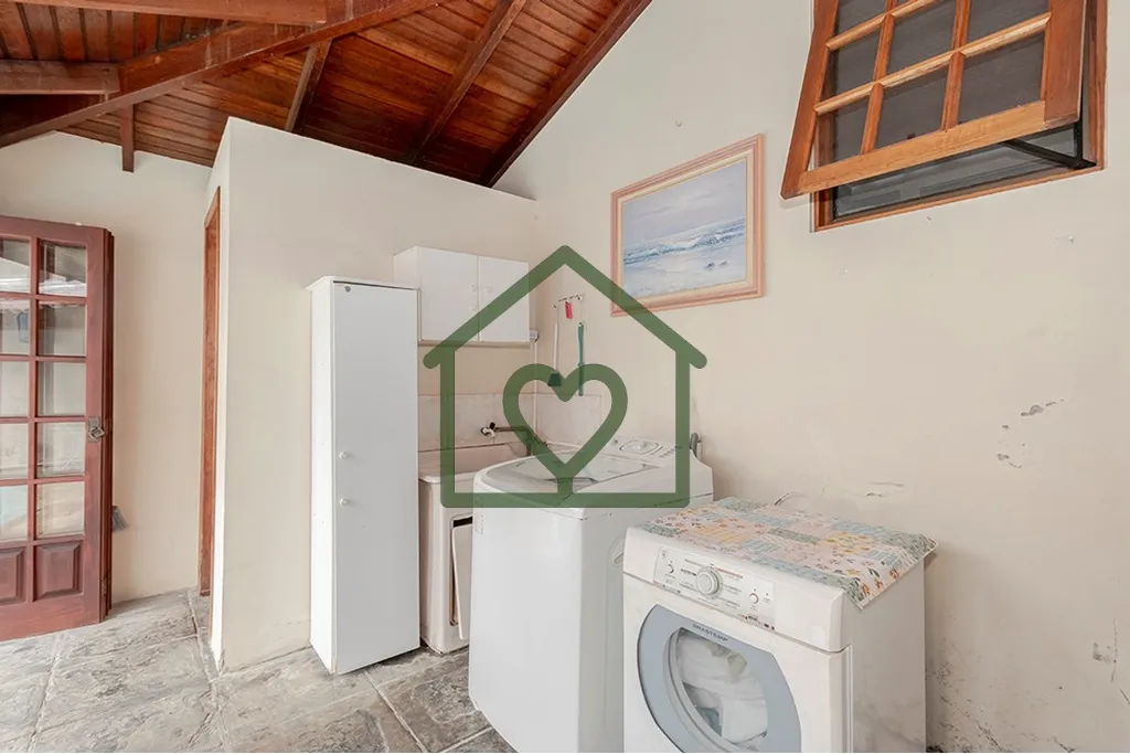 Imagem Casa no bairro Passo D?Areia, Porto Alegre, ideal para quem busca conforto, espaço e estilo. Reform...