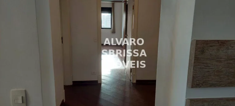 Imagem Apartamento com 4 vagas, 4 dormitórios sendo 2 suítes, todos com armários, portas balcões, venezianas automáticas e lindas vistas. 287m2. 1 por andar