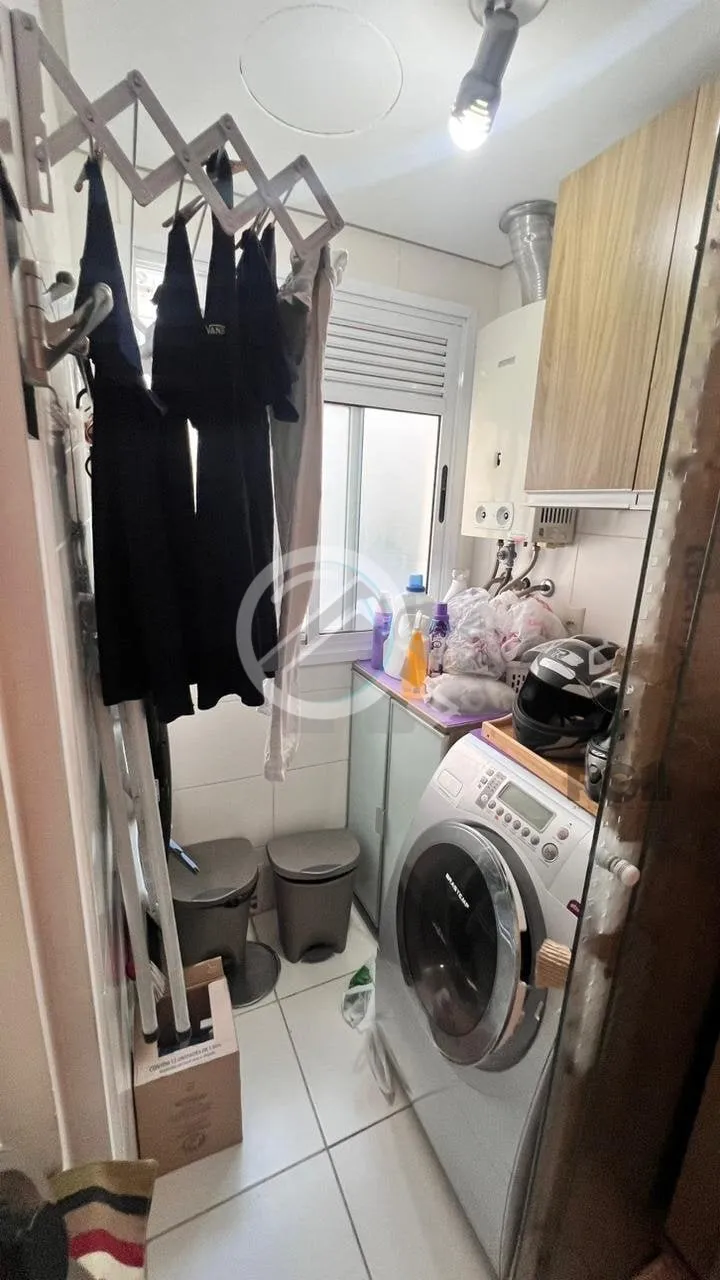 Imagem Apartamento de um dormitório localizado no charmoso Bairro Menino Deus, apresenta-se semi-mobiliado...