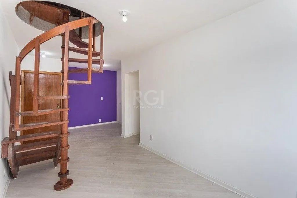 Imagem Cobertura de 140m² - 3 dormitórios, 2 banheiros, terraço com churrasqueira e 1 vaga de garagem no Bom Jesus