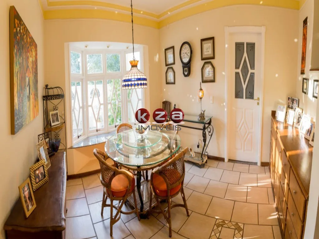 Imagem Espetacular casa de alto padrão em condomínio na Vila Embaré, Valinhos-SP: 5 quartos, 5 suítes, 3 salas, 7 banheiros, 9 vagas, 630m². Venha conferir!