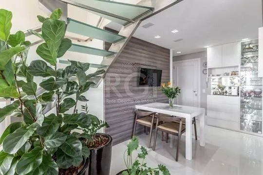 Imagem Cobertura para Venda - 626m², 6 dormitórios, sendo 6 suites, 7 vagas - Rio Branco