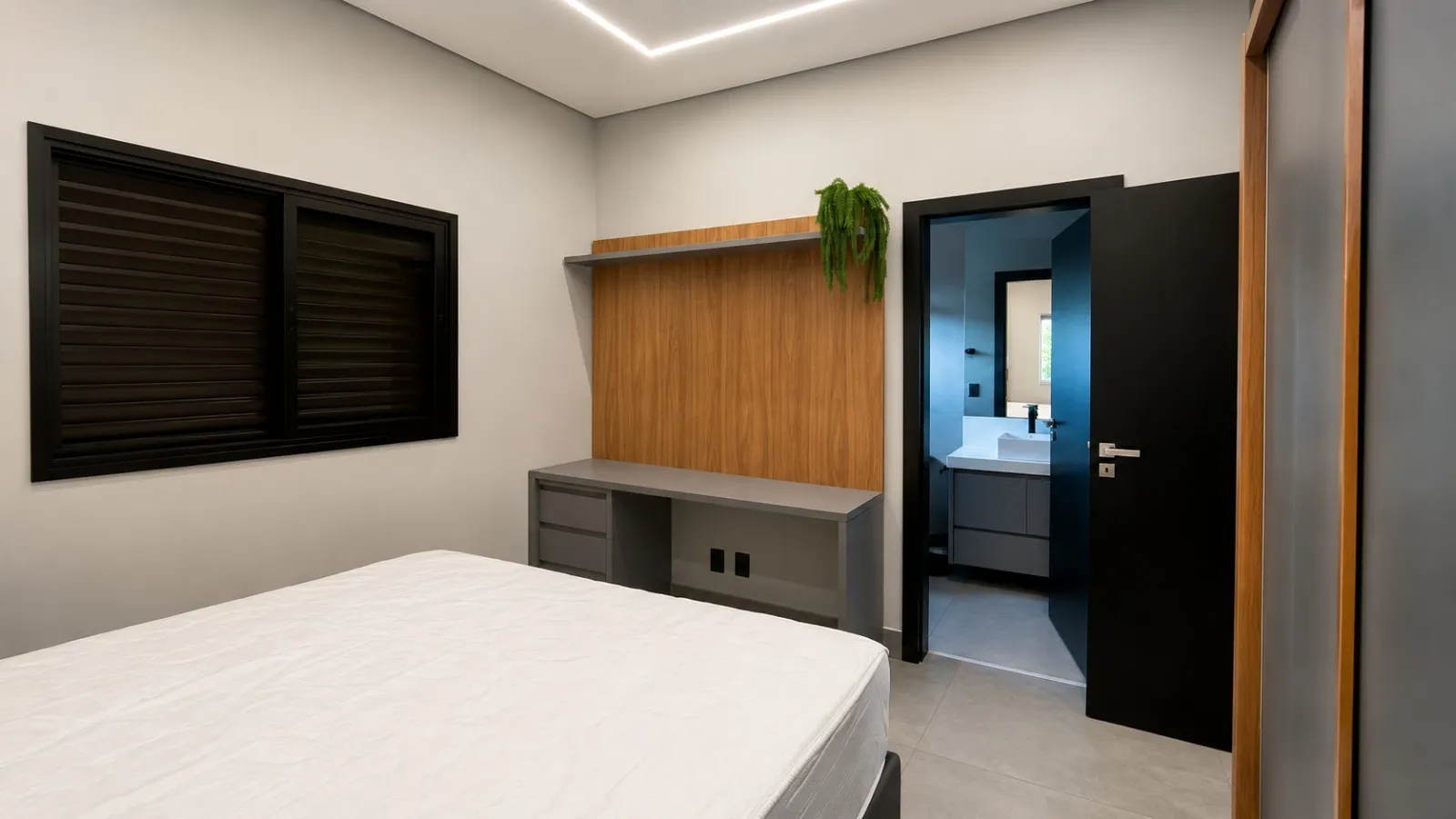Imagem Casa mobiliada com 3 suítes e piscina à venda no Riviera de Santa Cristina XIII ? Setor Iate