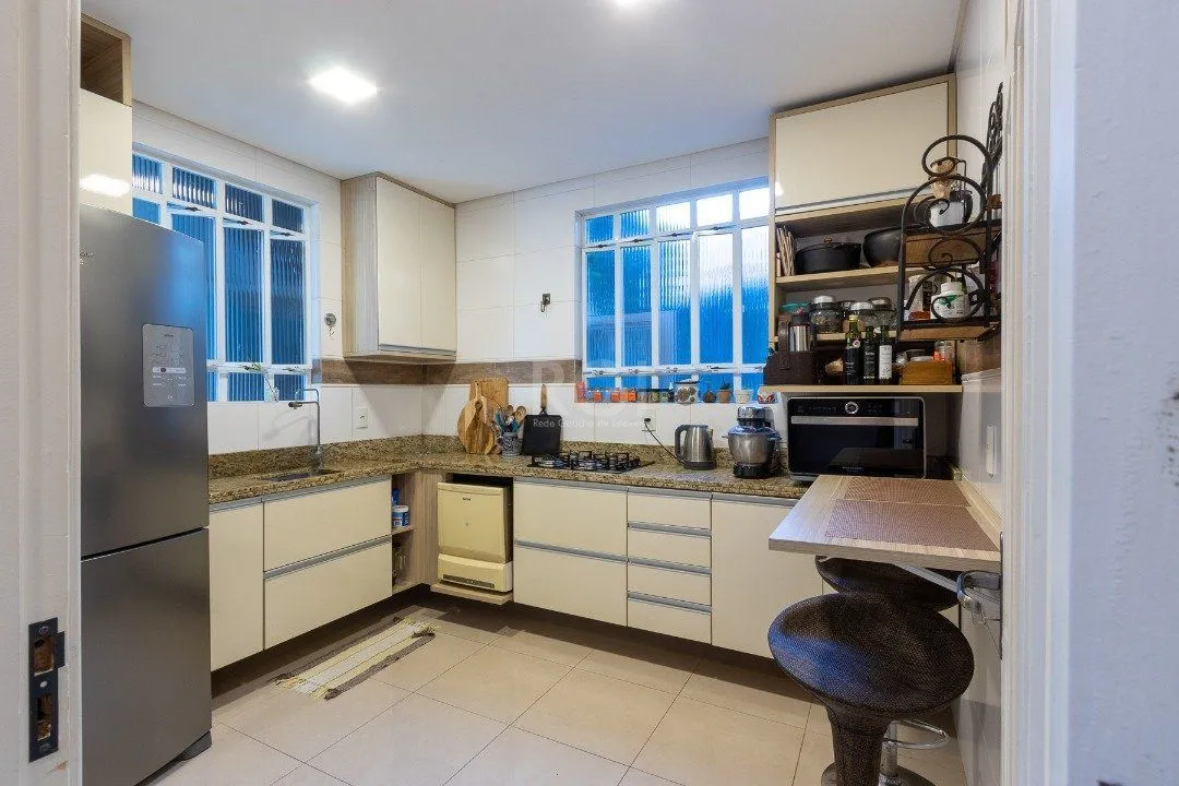 Imagem Casa para Venda - 200m², 3 dormitórios, sendo 1 suites, 2 vagas - Vila Assunção