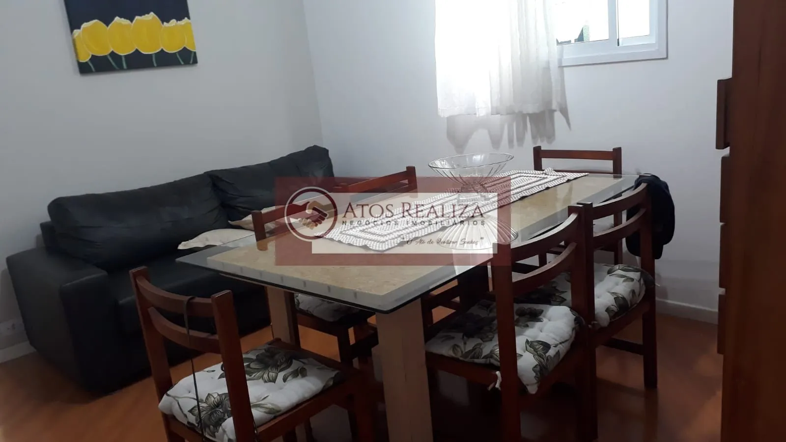 Imagem Sobrado com muito espaço, 4 dormitórios, 2 suítes, 2 Vagas.