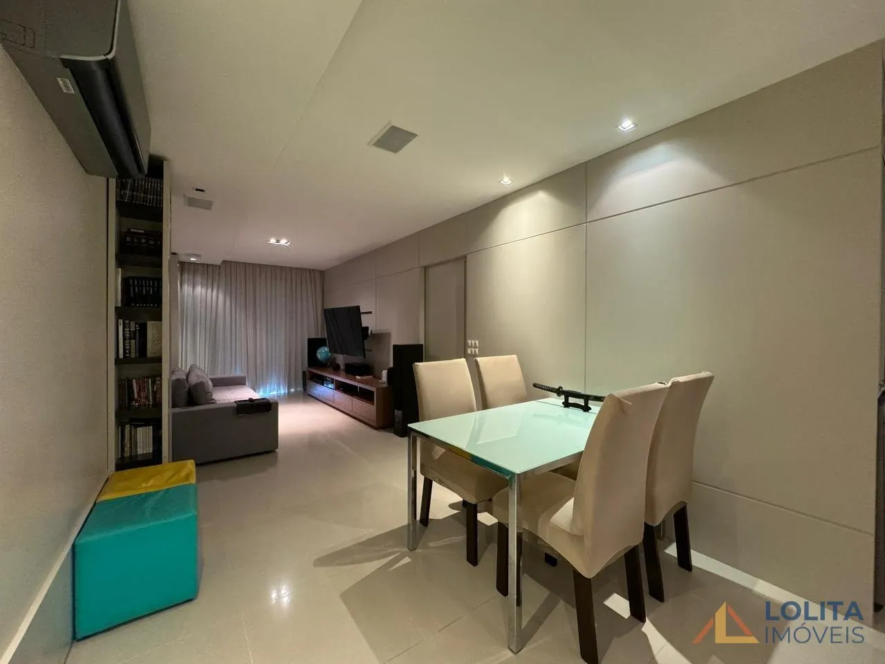 Imagem APARTAMENTO À VENDA NO CENTRO, 3 QUARTOS E 3 VAGAS EM FLORIANÓPOLIS/SC.