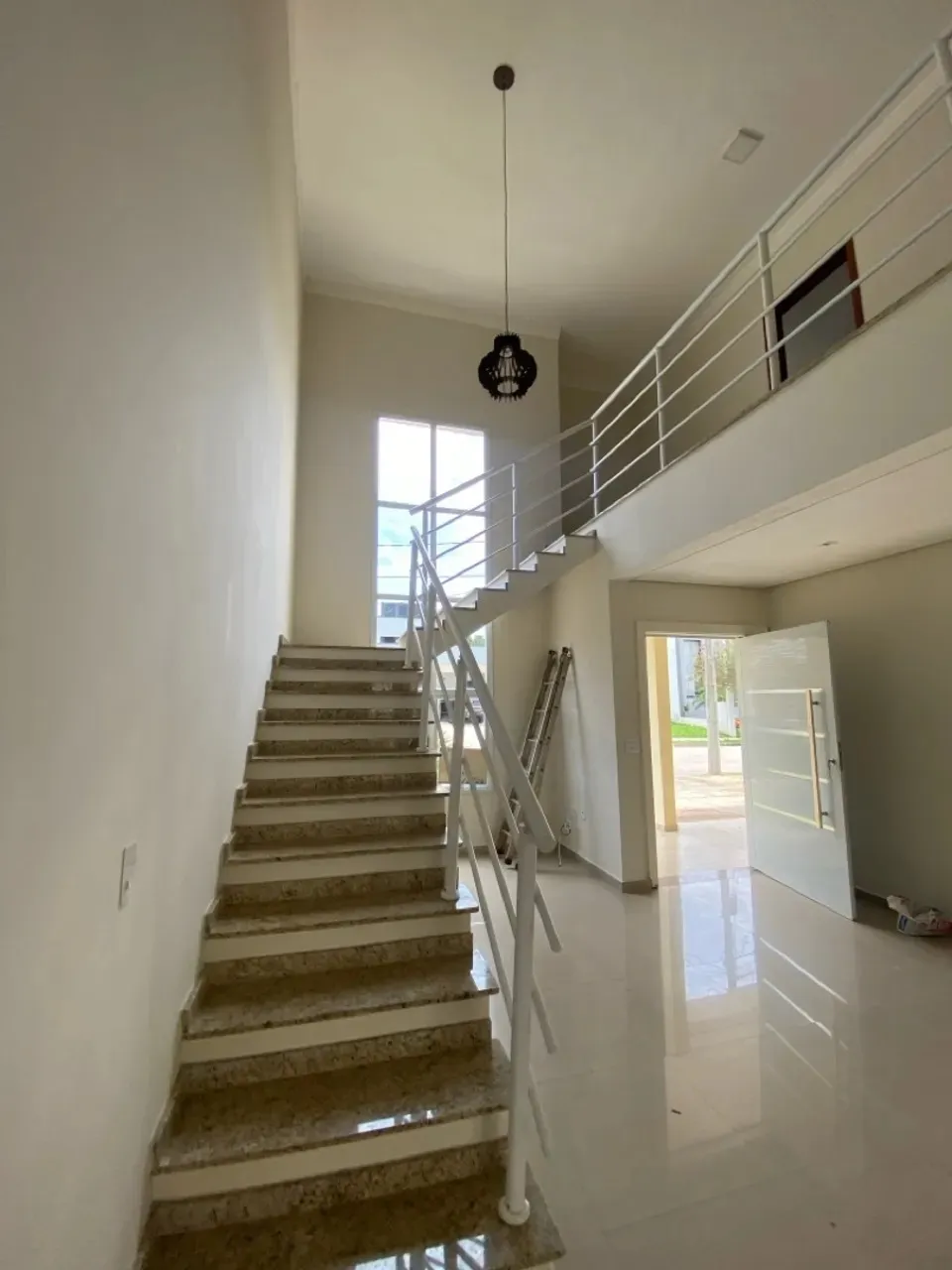 Imagem Casa de Luxo em Condomínio: 3 Quartos, 3 Suítes, 5 Banheiros, 4 Vagas em Sorocaba - Chácaras Reunidas São Jorge