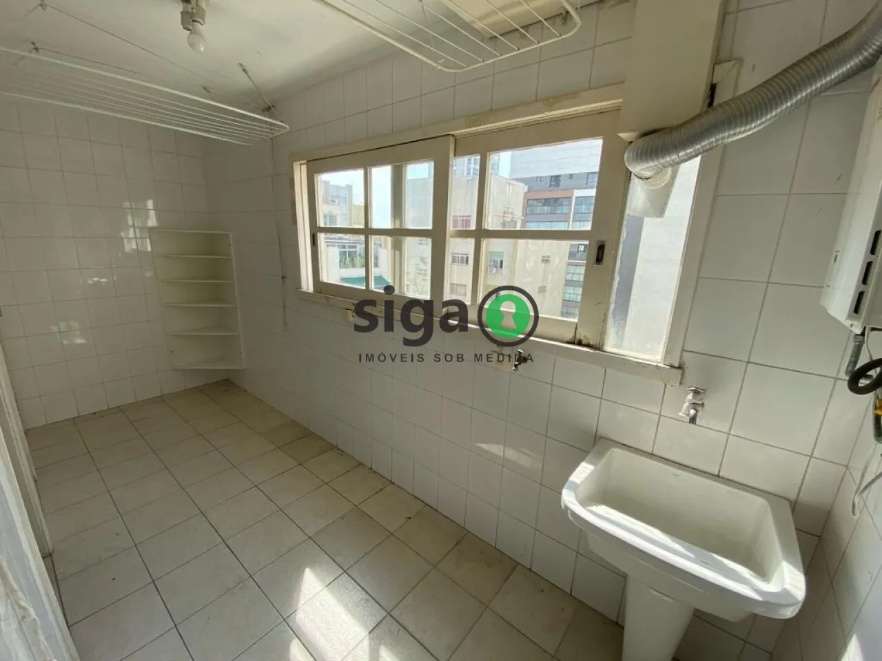 Imagem Apartamento no Jardim Paulista com 167m², 4 quartos, 1 suíte, 2 vagas.