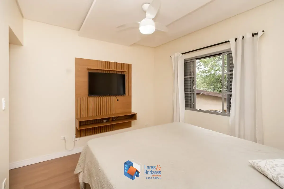 Imagem Sobrado para venda em Vila do Encontro com 5 quartos, sendo 1 suíte, 288m²