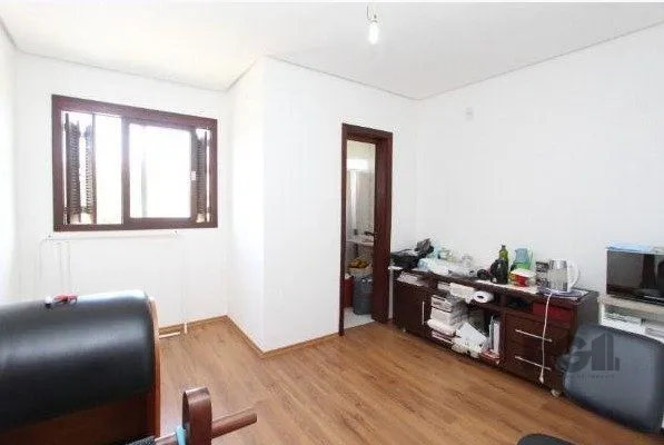 Imagem Casa para Venda - 180m², 3 dormitórios, sendo 3 suites, 3 vagas - Hípica