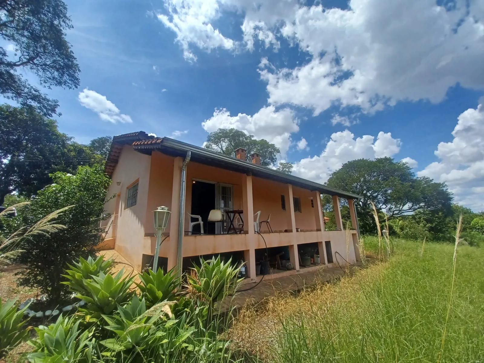 Imagem Chácara à Venda em Paranapanema com 120m², Pomar Variado e Rio nos Fundos