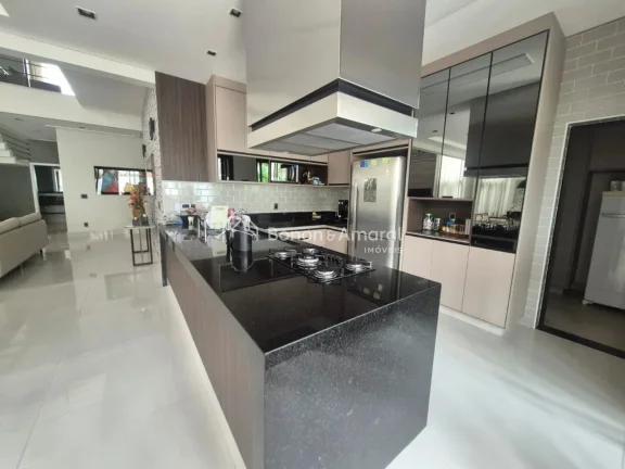 Imagem Casa com 4 suítes quartos à venda, 345m² de área construída e 450m de terreno no Residencial Vi...