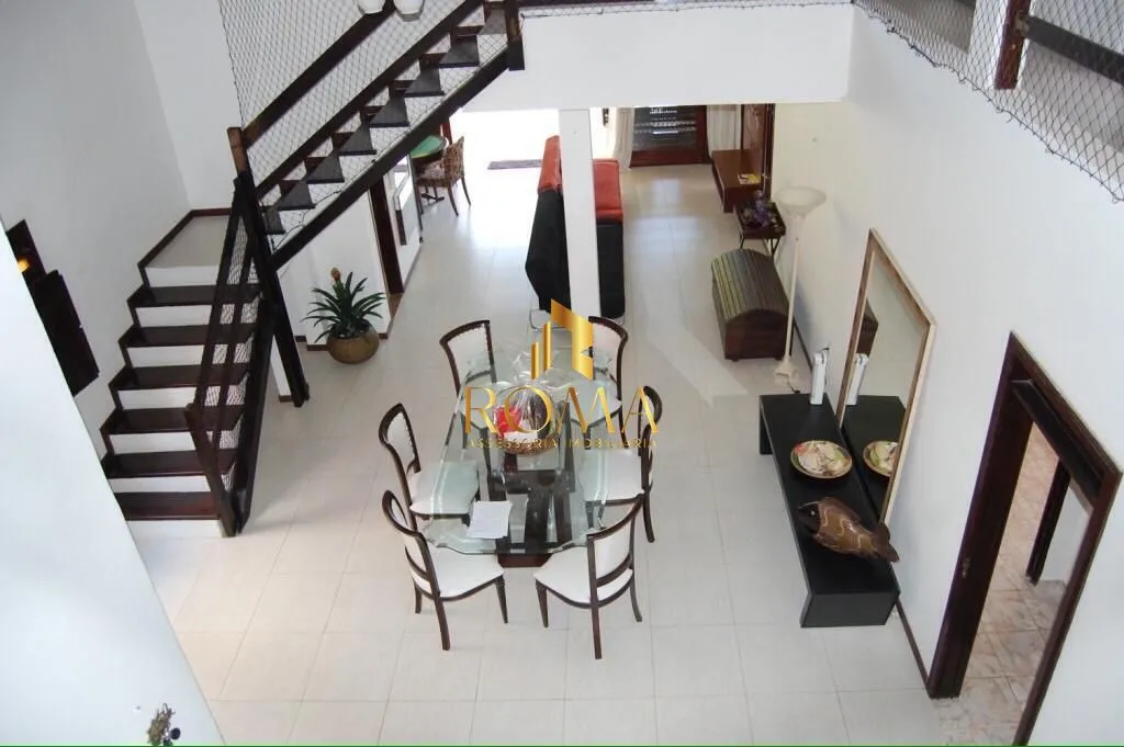 Imagem Casa à Venda em Lucena/PB com 5 Suítes e Acesso à Praia