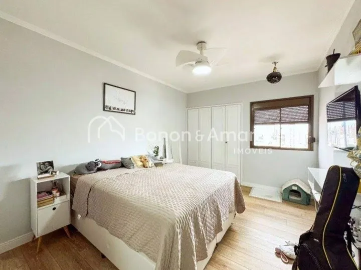 Imagem Apartamento reformado e muito espaçoso