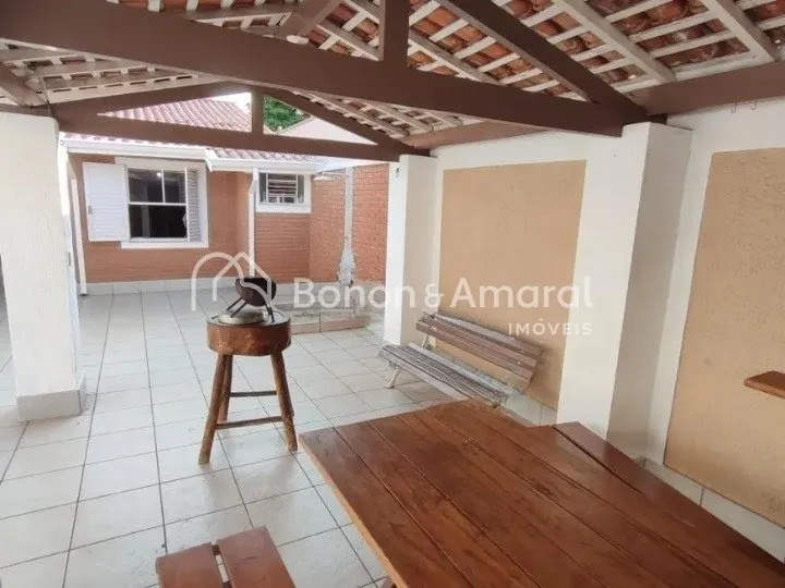 Imagem Casa com 3 Quartos à venda, 190m² - Taquaral