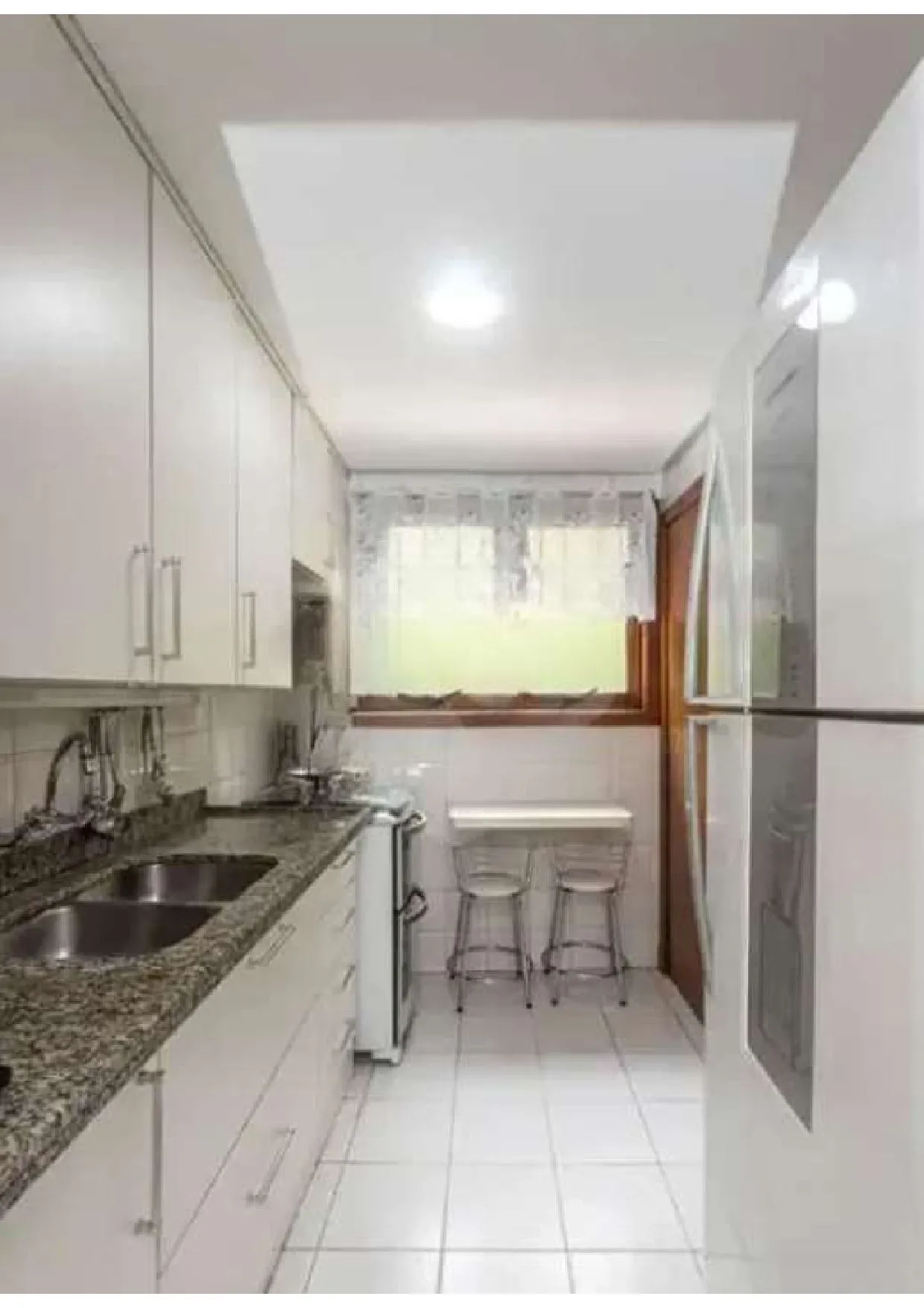 Imagem Apartamento a venda Semi mobiliado 3 dormitórios bairro Rio Branco.