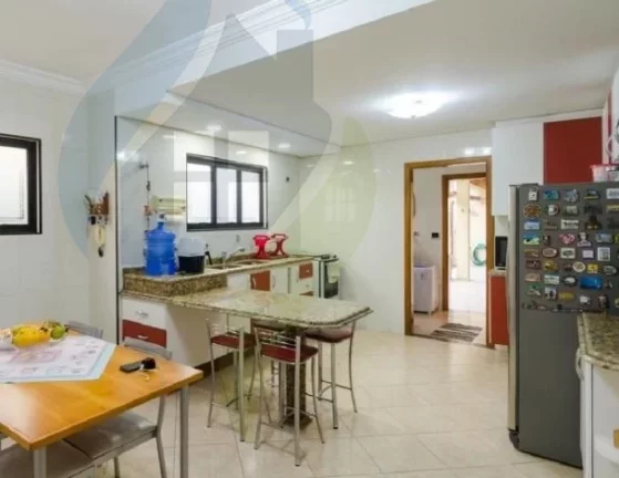 Imagem Sobrado de 4 suítes, 6 banheiro e 4 vagas, com 240m², em Jardim do Mar, São Bernardo do Campo