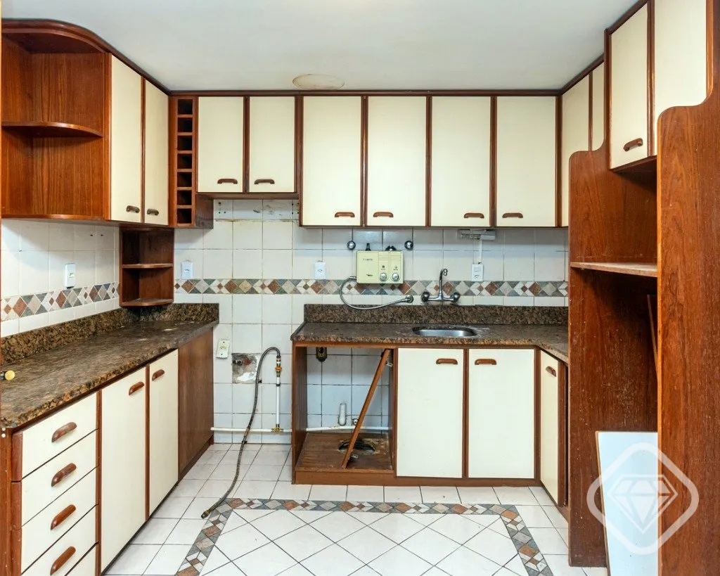 Imagem Apartamento térreo amplo, com pátio exclusivo e sacadão com churrasqueira em Ipanema, próximo à...
