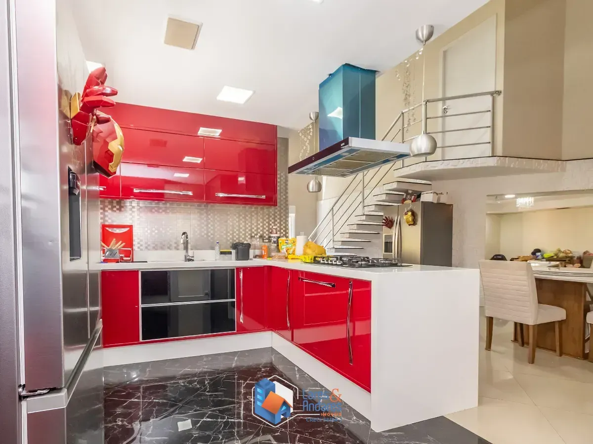 Imagem Casa para venda em City América com 4 quartos, sendo 2 suítes, 246m²