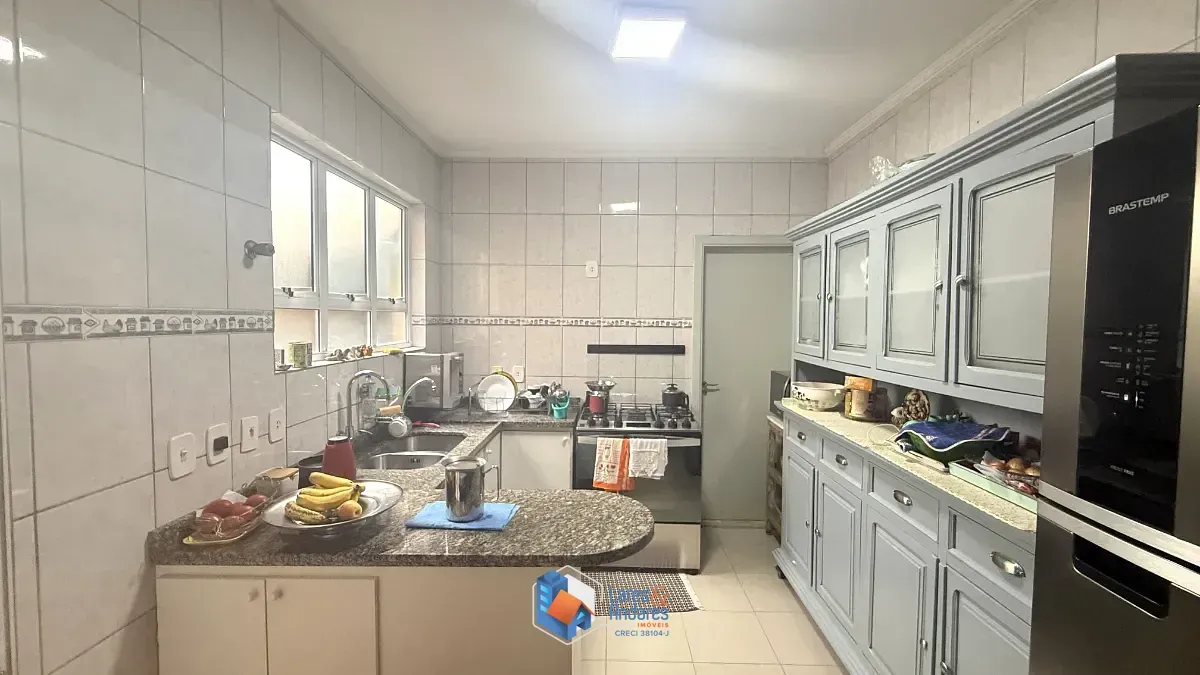 Imagem Sobrado para venda em Perdizes com 4 quartos, sendo 1 suíte, 180m²