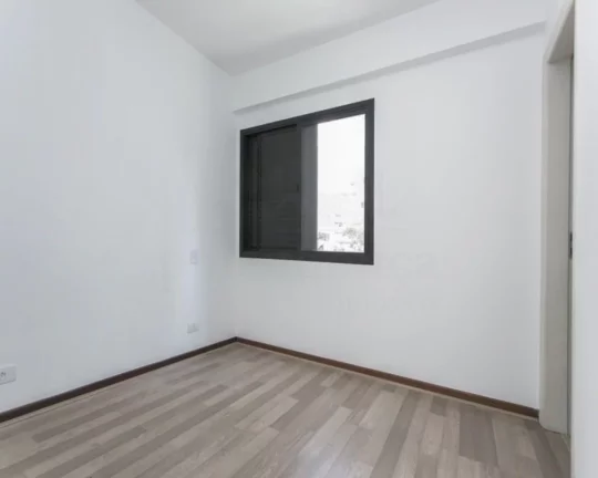 Imagem Apartamento com living para 02 ambientes, piso de tacos, 03 dormitórios, armários embutidos, banhe...