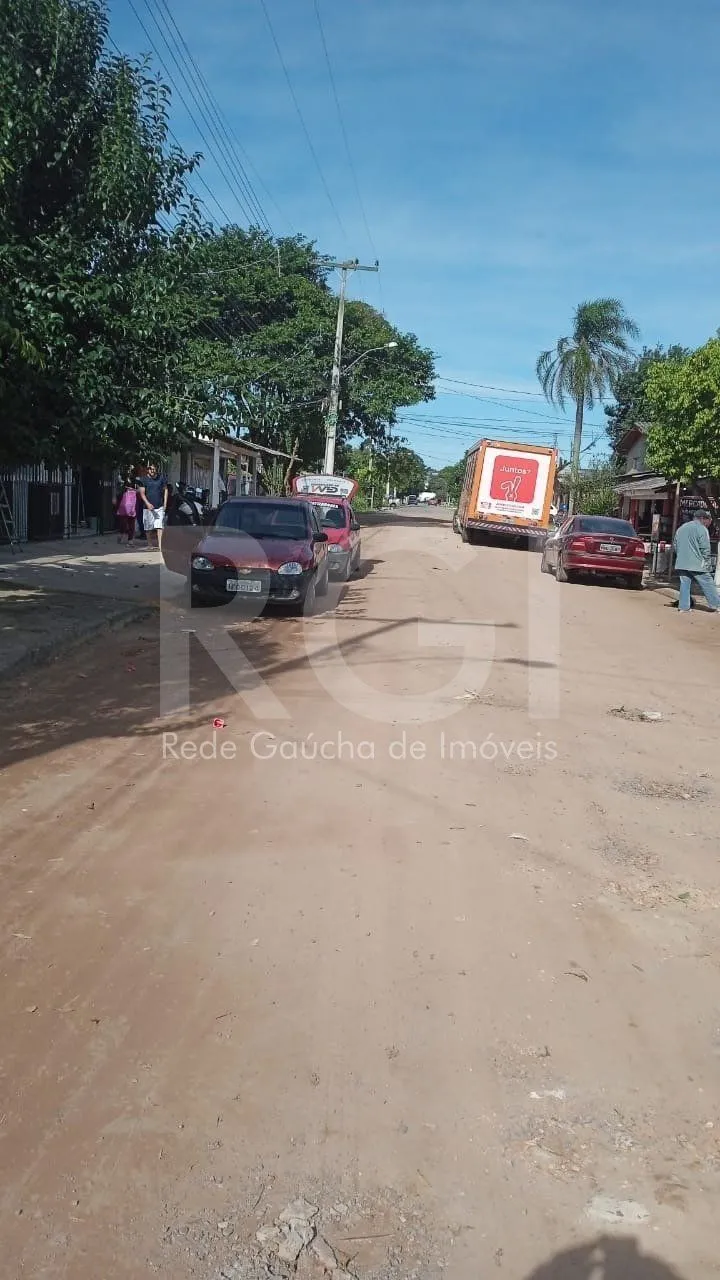Imagem Casa para Venda - 90m², 3 dormitórios, 4 vagas - Maria Regina