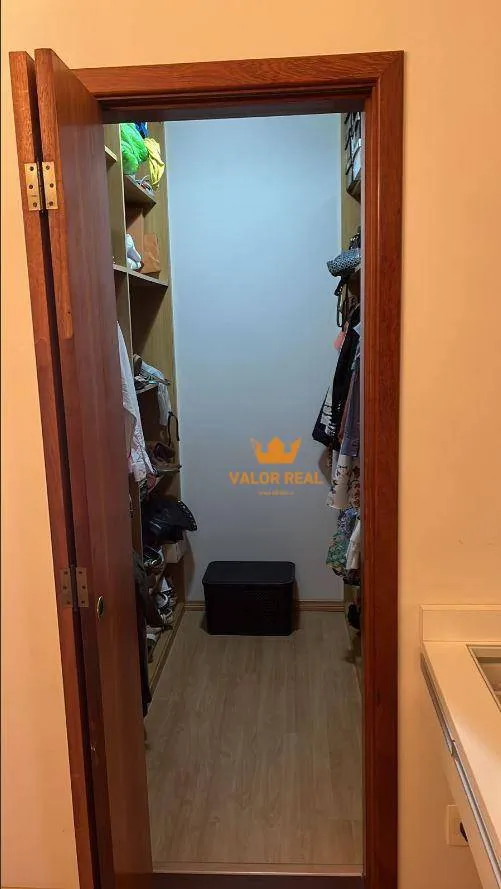 Imagem Casa de noivos em rua tranquila e com segurança. AT 394 m2, 3 Dorm, 2 Suites, Salão de Festas, R$ 790.500