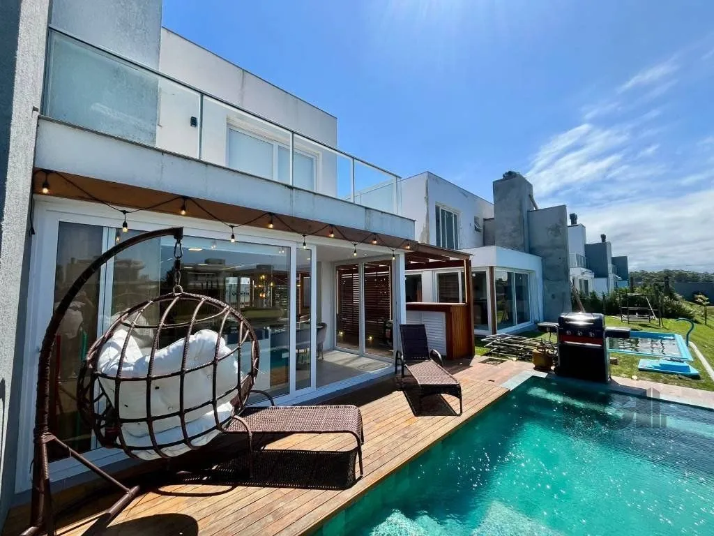 Imagem Casa de Condomínio em Atlântida