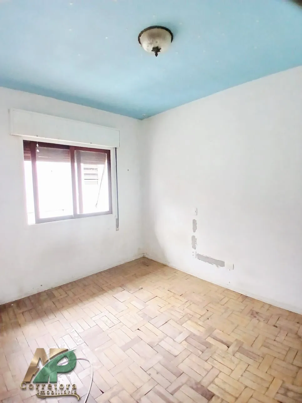 Imagem Casa à Venda em Santo Amaro: 3 Dorms (1 Suíte) + Edícula | Oportunidade Única!