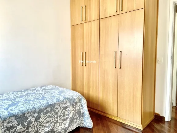 Imagem Apartamento de Luxo na Vila Hamburguesa: 3 quartos, 3 suítes, 3 salas, 5 banheiros e 4 vagas de garagem, 188m², São Paulo-SP.