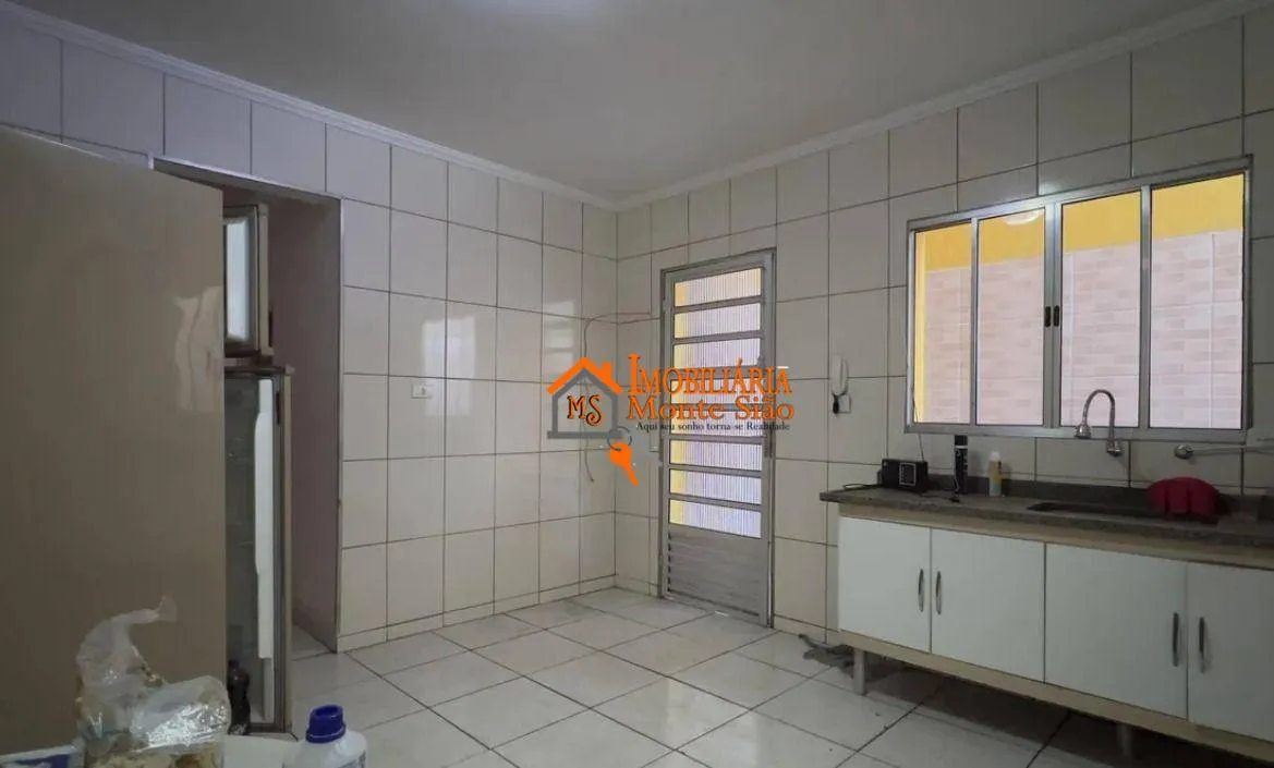 Imagem Sobrado com 4 dormitórios à venda, 200 m² por R$ 636.000 - Vila Nossa Senhora de Fátima - Guarulhos/SP