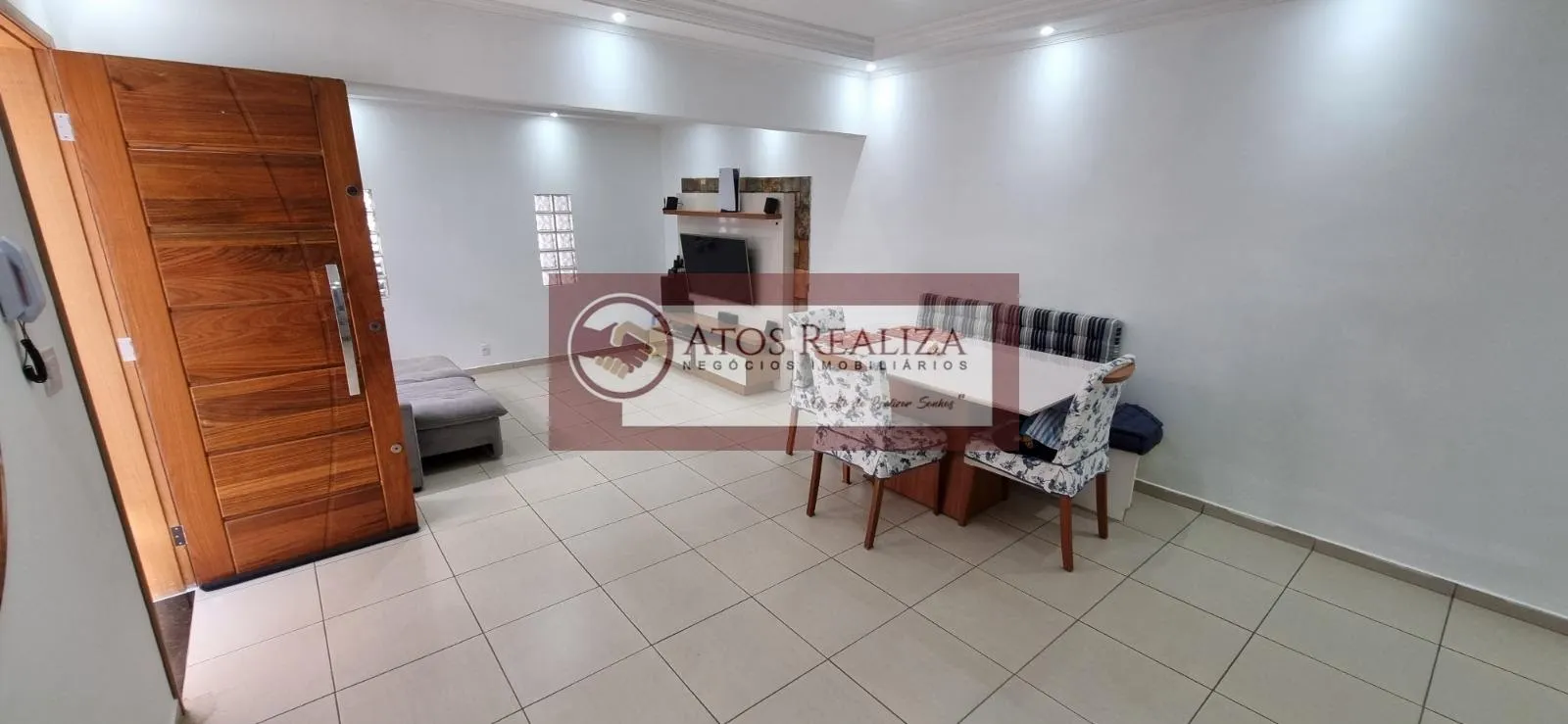 Imagem Venda sobrado em Vila Prudente, SP: 230m², 3 dorms, 1 suíte, 2 banheiros. Oportunidade imperdível por R$ 900 mil!