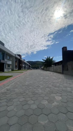 Imagem Apartamento dos Sonhos à Venda no Ambrósio, Garopaba-SC: Conforto e Modernidade!