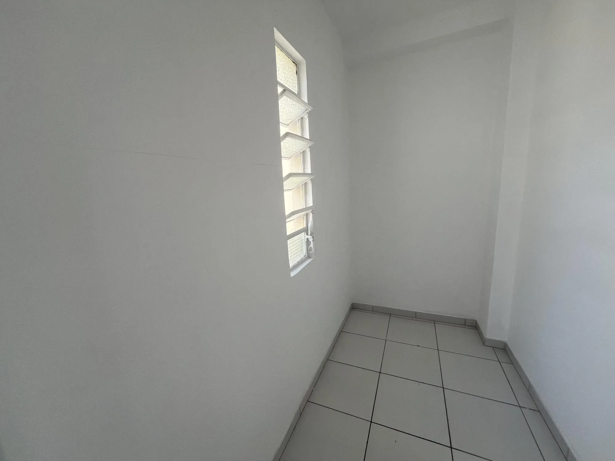 Imagem Reformado! Apartamento de 2 quartos no centro de Porto Alegre
