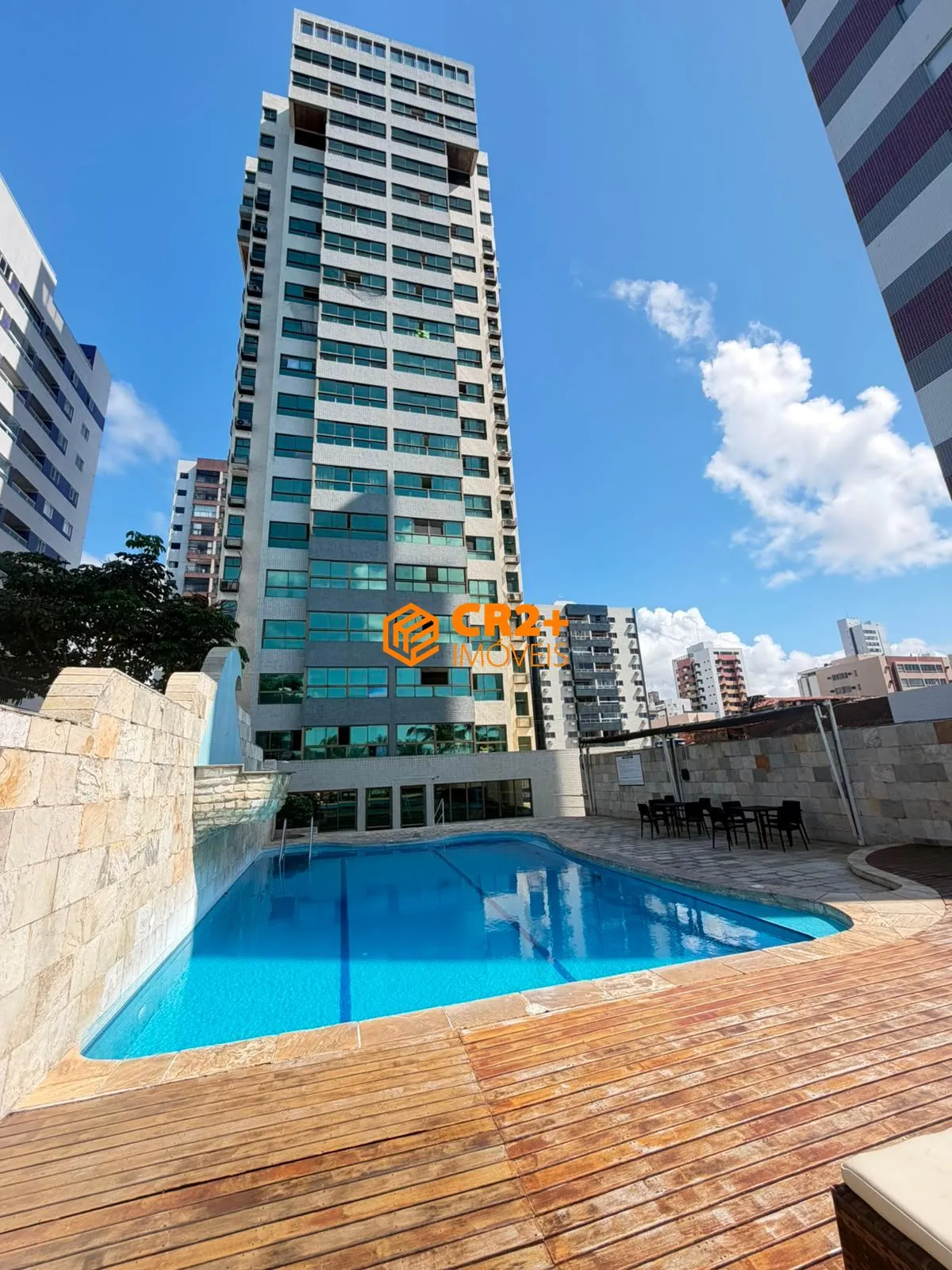 Imagem Vendo excelente apartamento beira mar de Candeias com 3 quartos e 2 vagas de gar