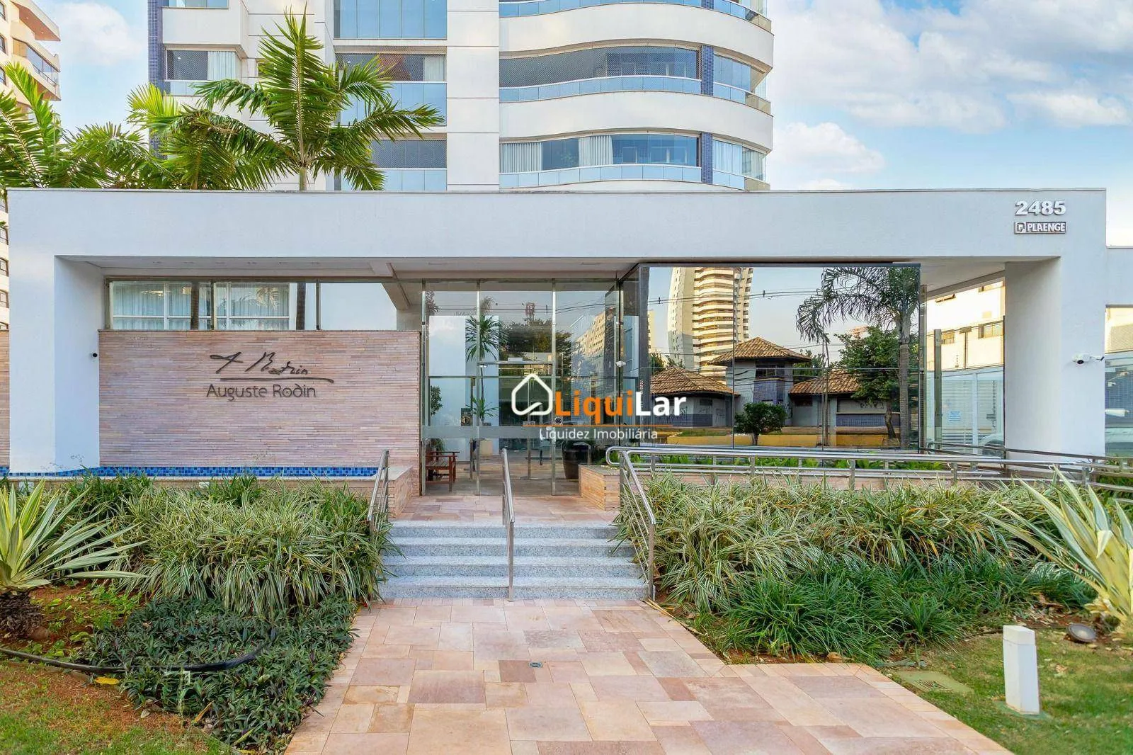 Foto do imóvel Apartamento à Venda no Edifício August Rodin com 221,14 m², 3 Suítes, Escritório e 3 Vagas em Frente à Praça Belmar Fidalgo