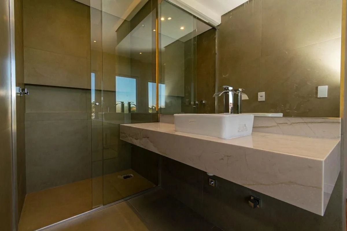 Imagem Casa de Condomínio com 3 suítes para comprar no Centro de Gravataí