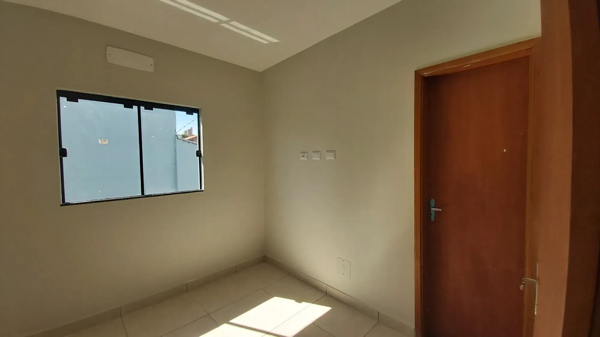 Imagem Sobrado com 3 Quartos para Alugar, 88 m² em Monte Castelo - Campo Grande