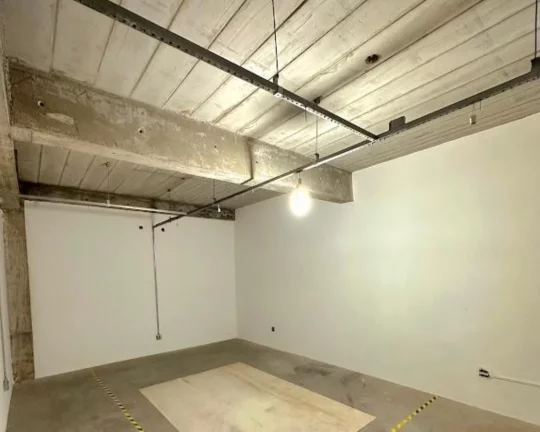 Imagem GALPÃO COMERCIAL PISO INFERIOR 04 VAGAS METRO VILA SÔNIA FL48