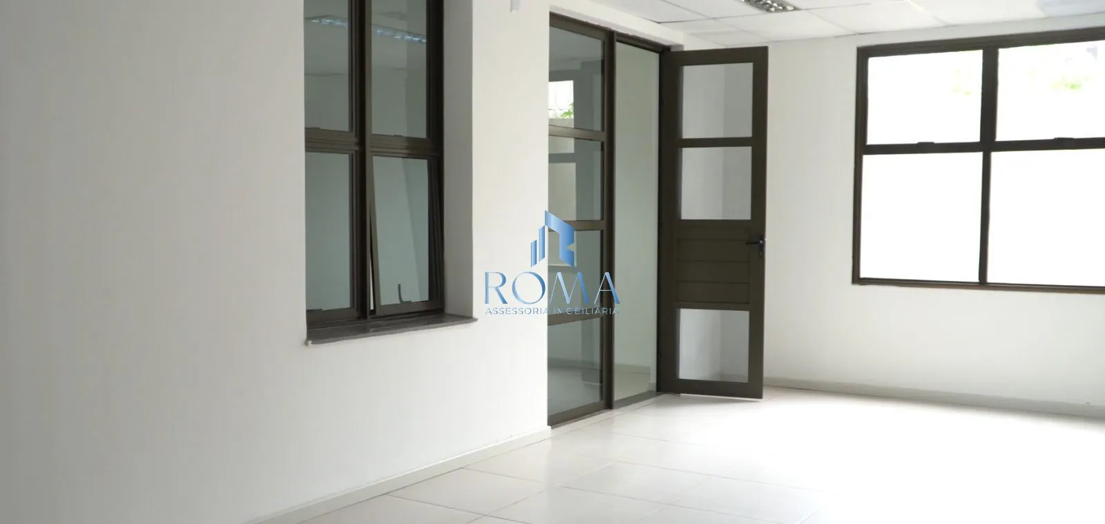 Imagem Sala Comercial 1 dormitórios à venda Nossa Senhora das Dores Santa Maria/RS
