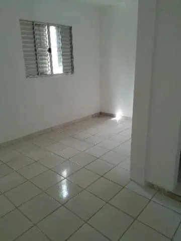 Imagem LOCAÇÃO DE CASA NO JARDIM PLANALTO, EM ARUJÁ/SP, 160m² com 03 dormitórios, suíte, sala, varanda, cozinha e garagem coberta para 01 auto. CONSULTE-NOS.