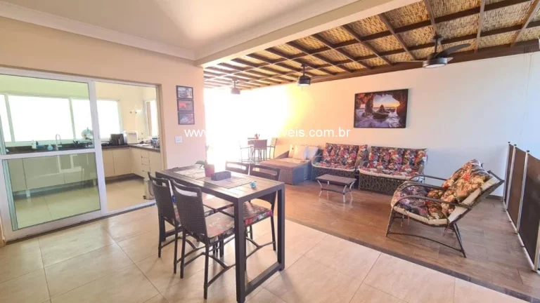 Imagem Casa Térrea com piscina em Condomínio