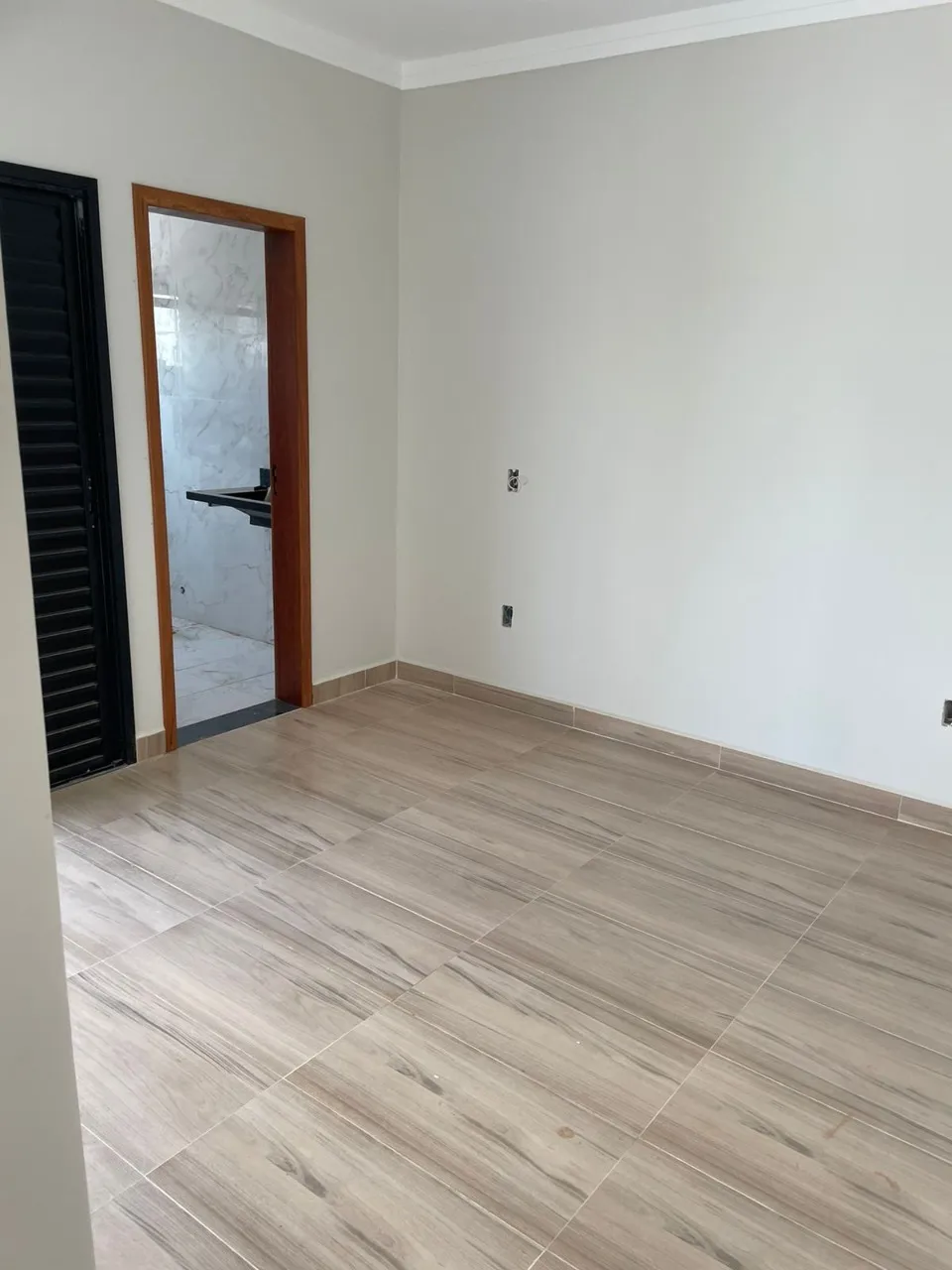 Imagem Espetacular Casa à Venda em Porto Feliz-SP: 3 Quartos, 3 Suítes, 2 Salas, 4 Banheiros e 200m² de Área