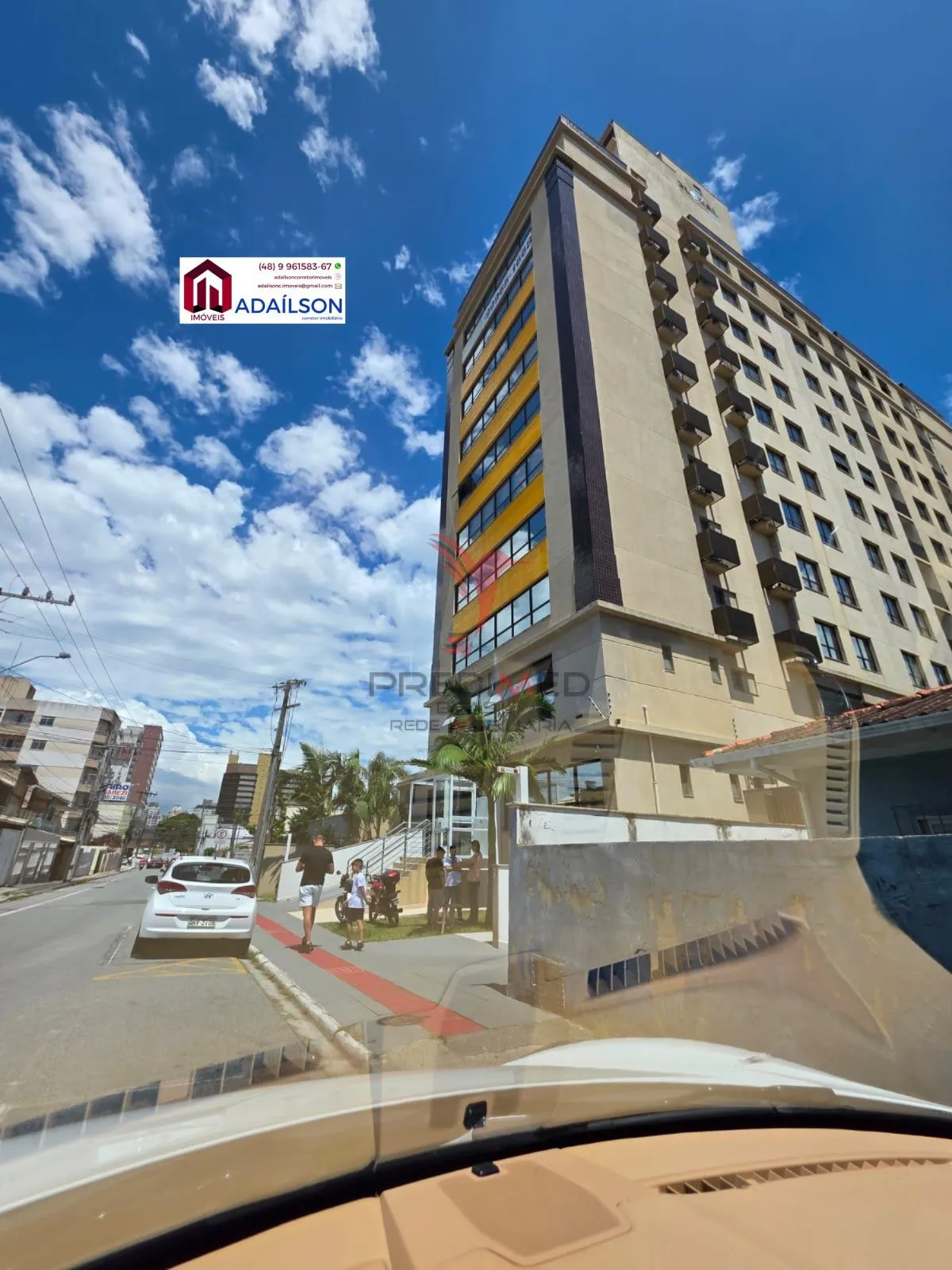 Imagem Sala comercial a venda em São José SC com garagem coberta, excelente localização